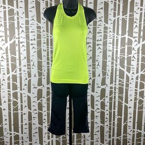 Victoria’s Secret Sport 2 Piece Outfit Tank and Capri Leggings XS S